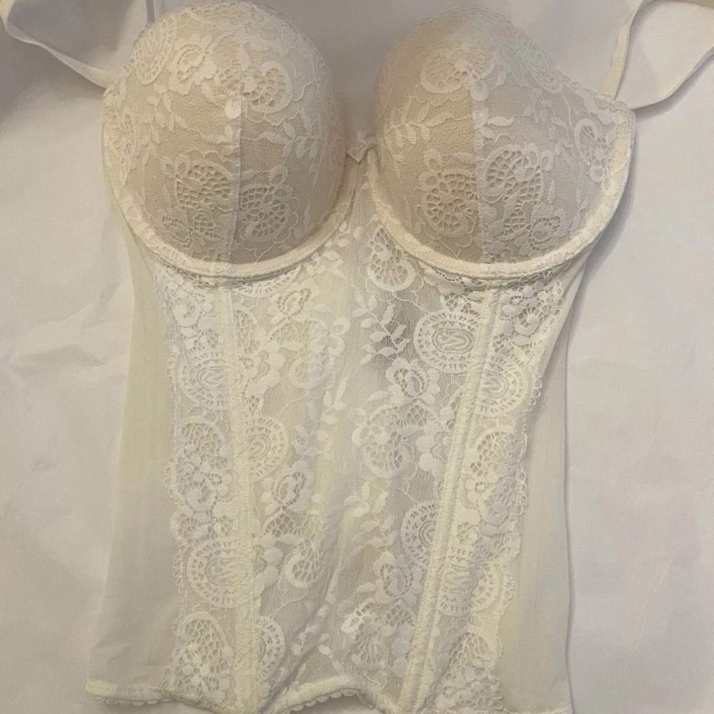 NWOT! Victoria’s Secret Off White Ivory Lace Corset Bra Bustier 36C